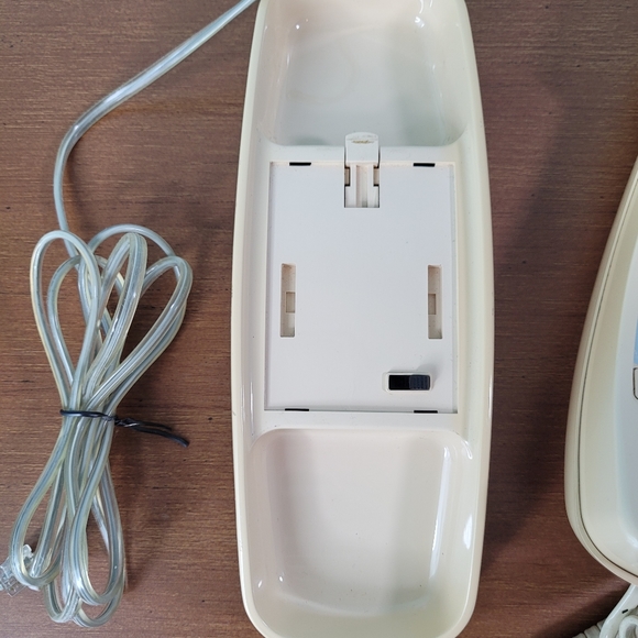 AT&T Trimline 210 VTG Phone Yellow Touch Tone Pulse Push Button Wall Works! - Picture 7 of 11